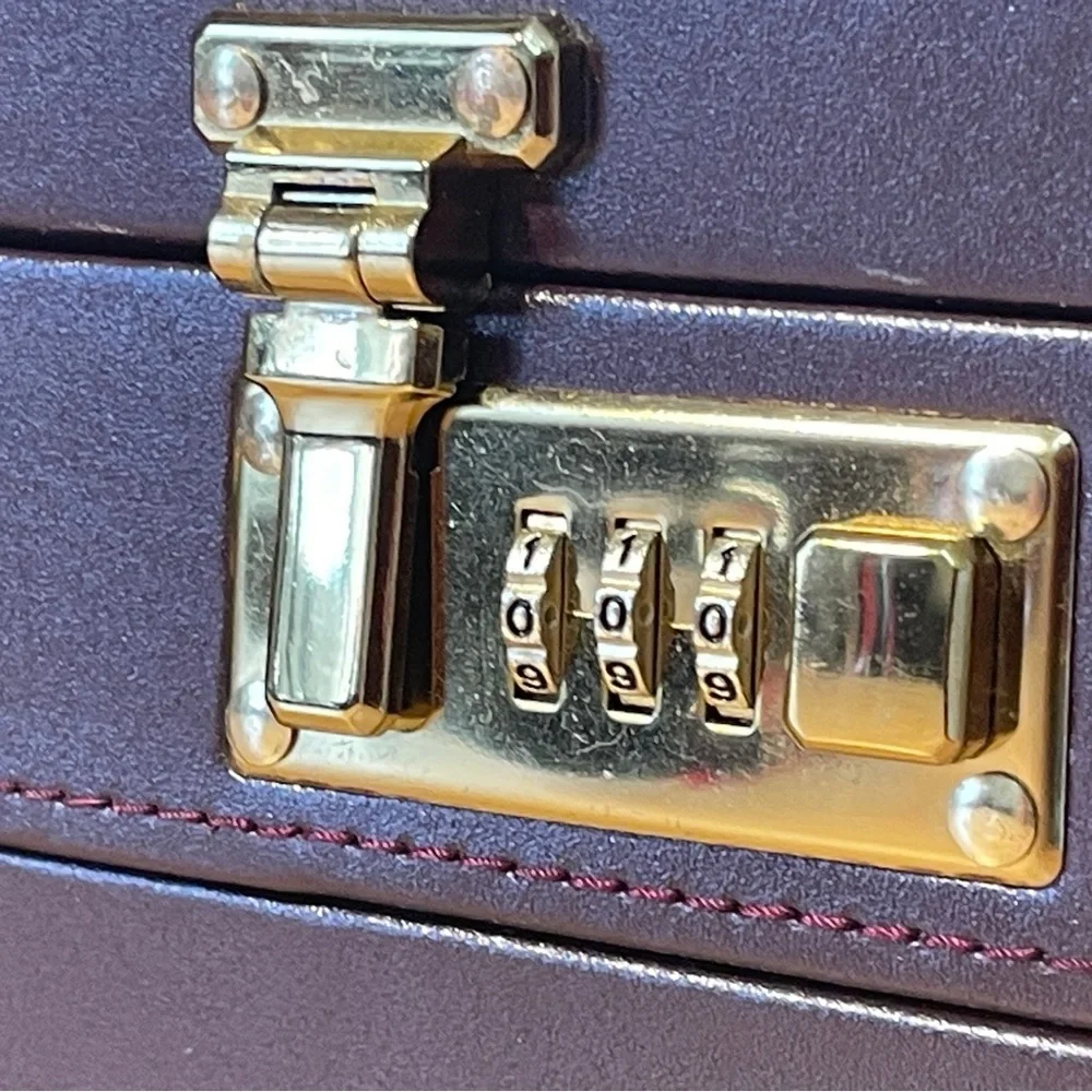 Vintage U.S. Luggage New York Burgundy Leather Expandable Briefcase Executive
